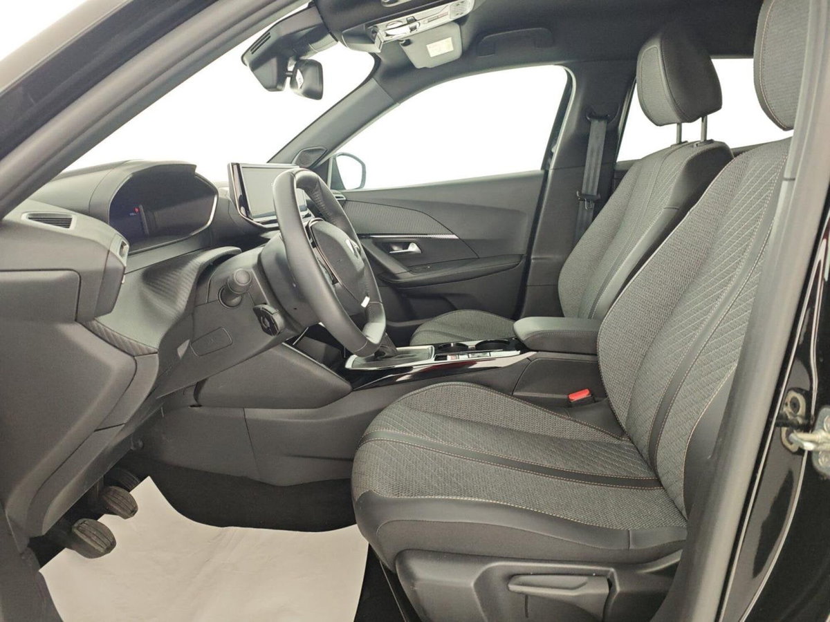 Peugeot 2008 PureTech 100 S&S Allure (10)