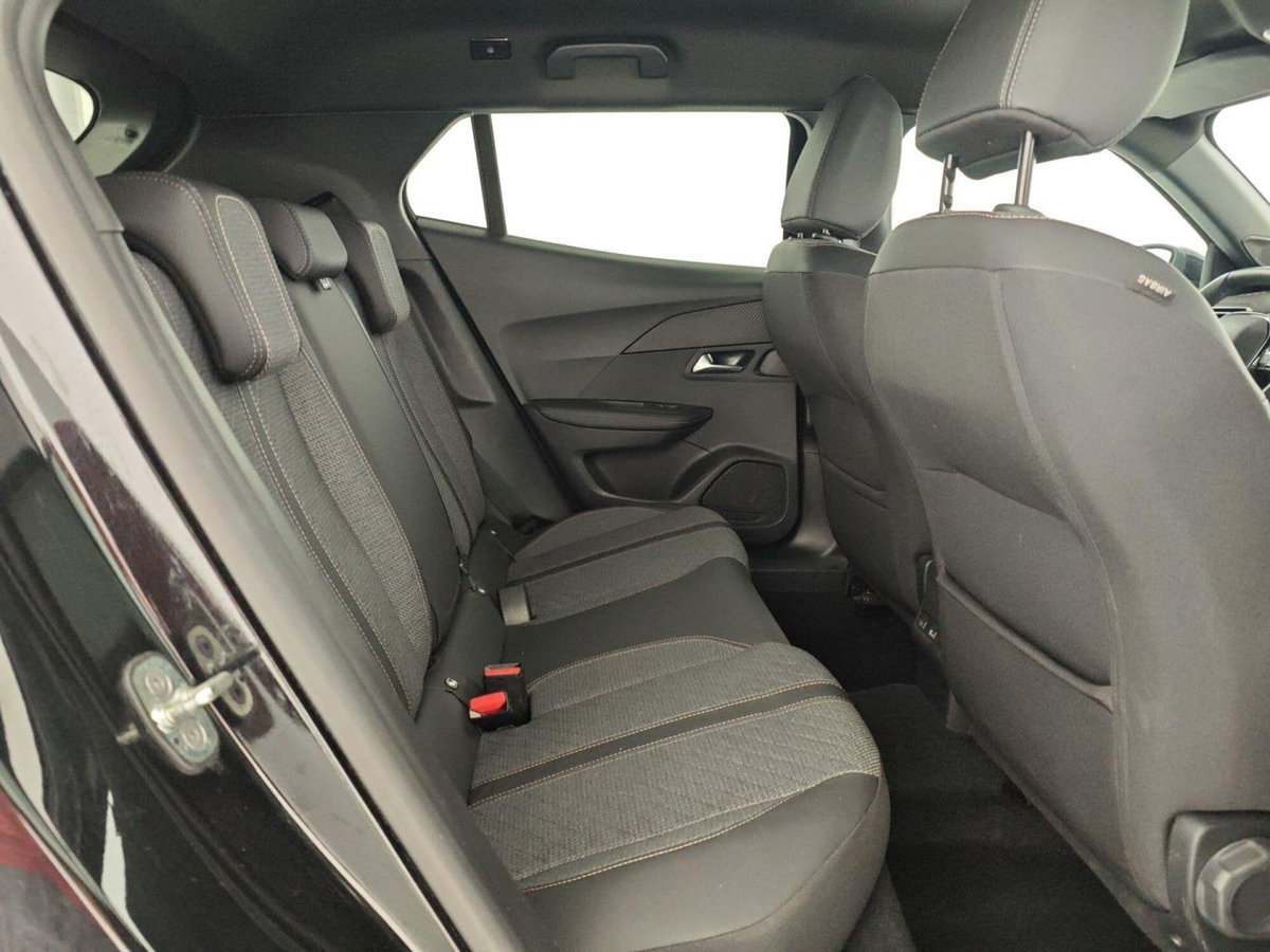 Peugeot 2008 PureTech 100 S&S Allure (15)