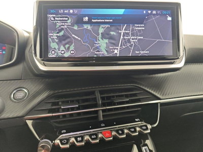 Peugeot 2008 PureTech 100 S&S Allure (16)