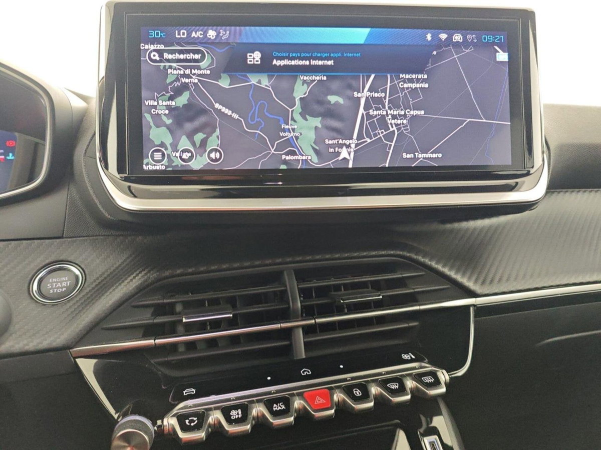 Peugeot 2008 PureTech 100 S&S Allure (17)