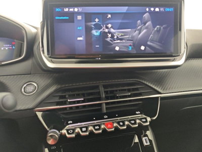 Peugeot 2008 PureTech 100 S&S Allure (18)