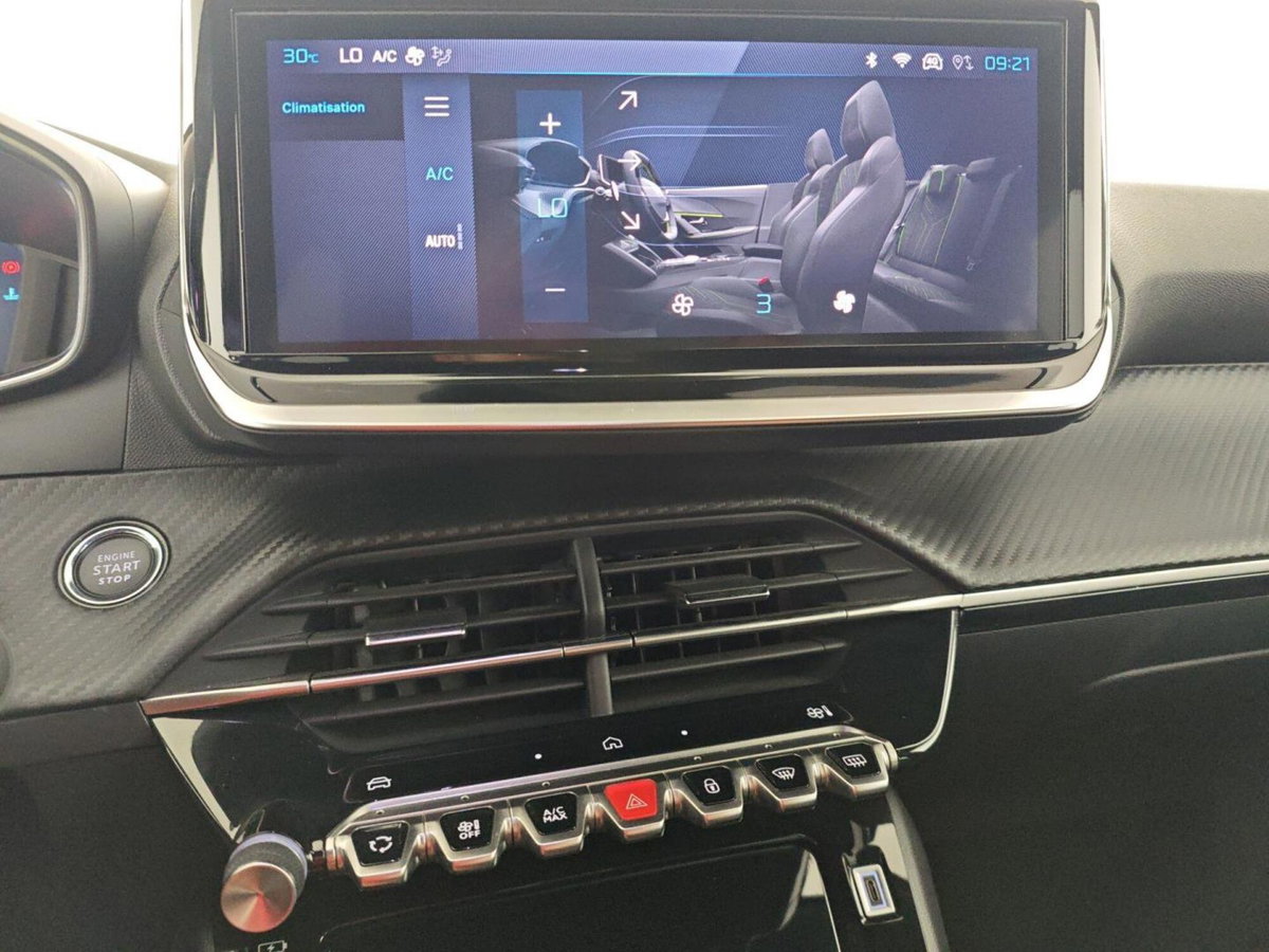 Peugeot 2008 PureTech 100 S&S Allure (19)