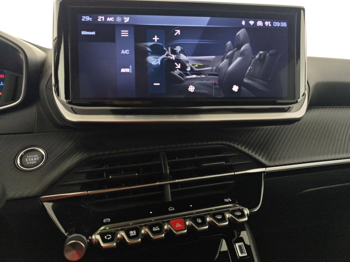 Peugeot 2008 PureTech 100 S&S Allure (17)