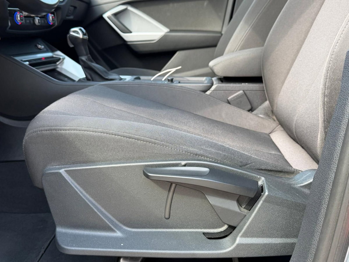 Audi Q3 Sportback 35 TDI quattro S tronic S line edition (11)