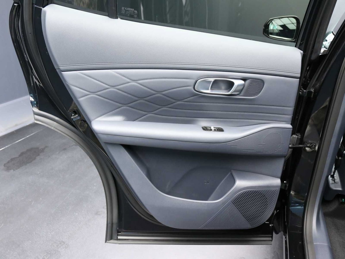 Geely Starray Starray EM-i 1.5 phev Pro auto (20)