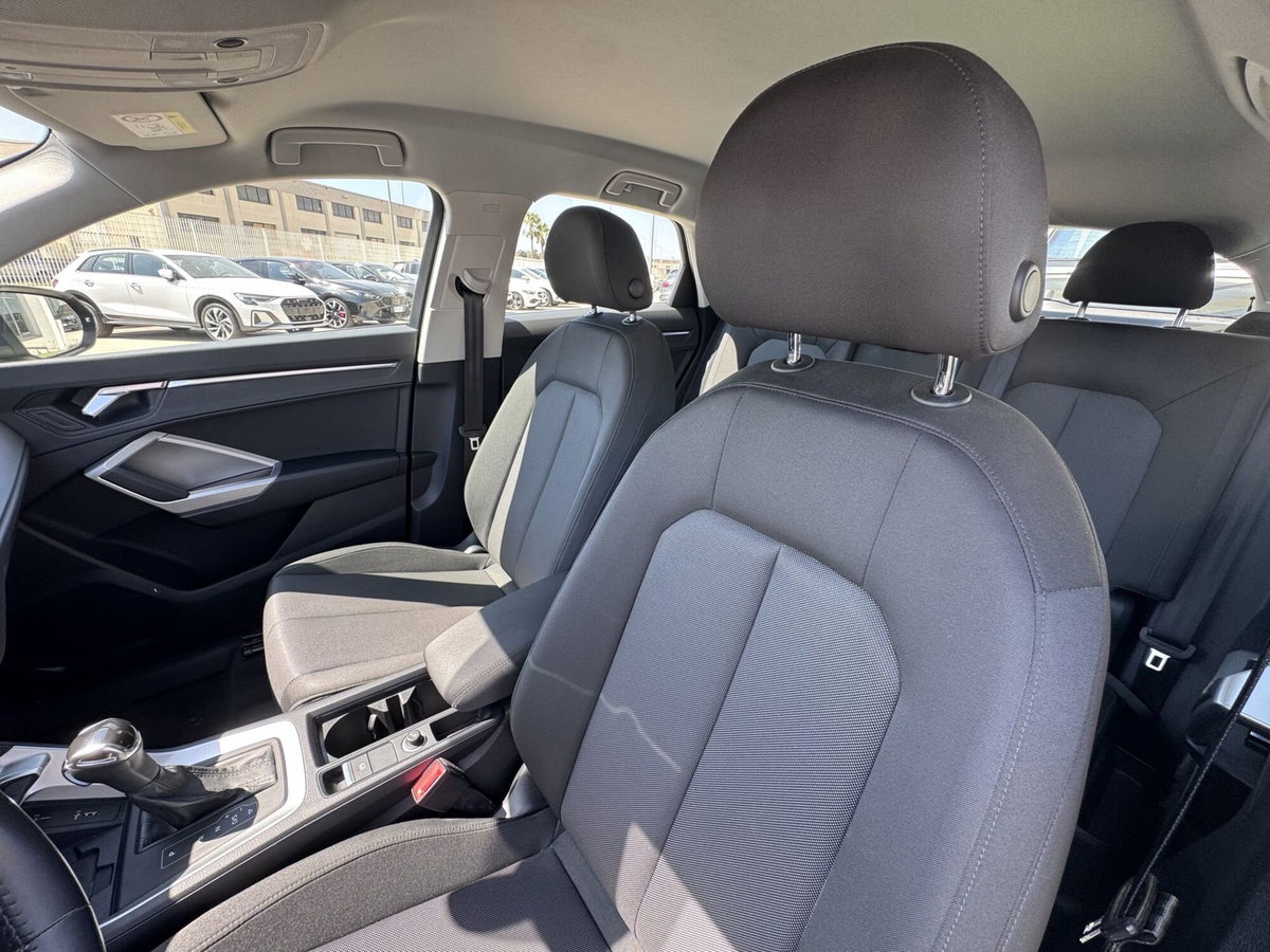 Audi Q3 Sportback 35 TDI quattro S tronic Business Plus (14)