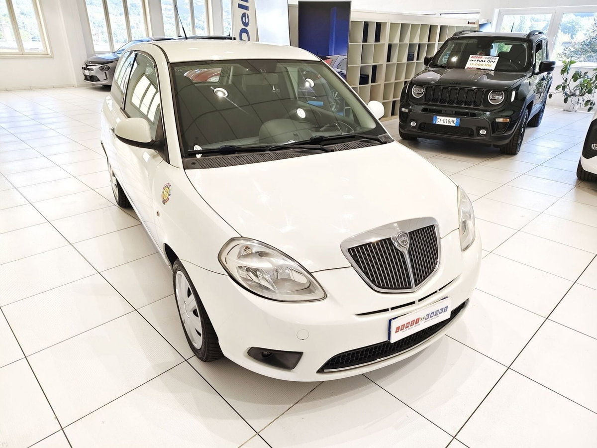 Lancia Ypsilon 1.3 MJT 75 CV Diva