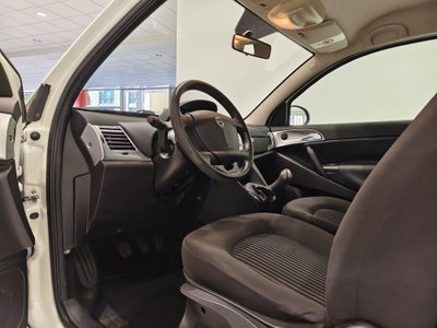 Lancia Ypsilon 1.3 MJT 75 CV Diva (5)