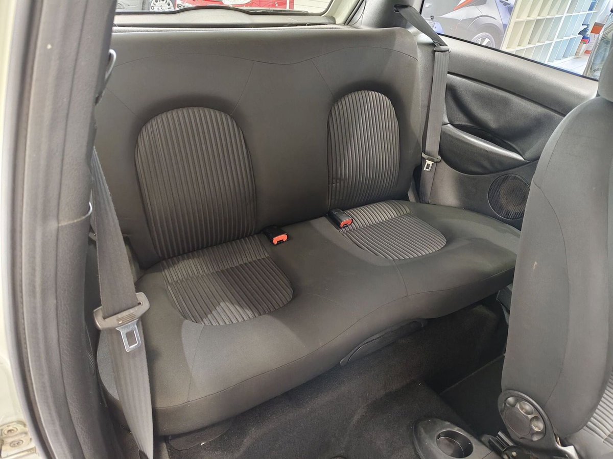 Lancia Ypsilon 1.3 MJT 75 CV Diva (6)