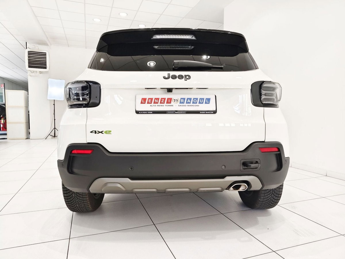 Jeep Avenger 1.2 turbo e-hybrid mhev Overland 4xe 145cv edct6 (17)