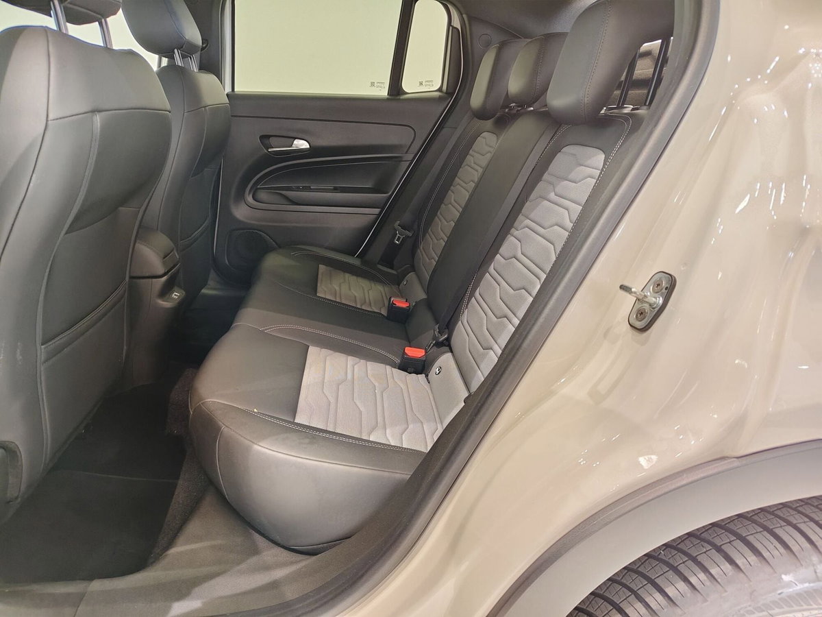 Jeep Avenger 1.2 turbo e-hybrid mhev Overland 4xe 145cv edct6 (20)