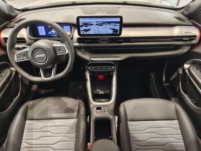Jeep Avenger 1.2 turbo e-hybrid mhev Overland 4xe 145cv edct6 (4)