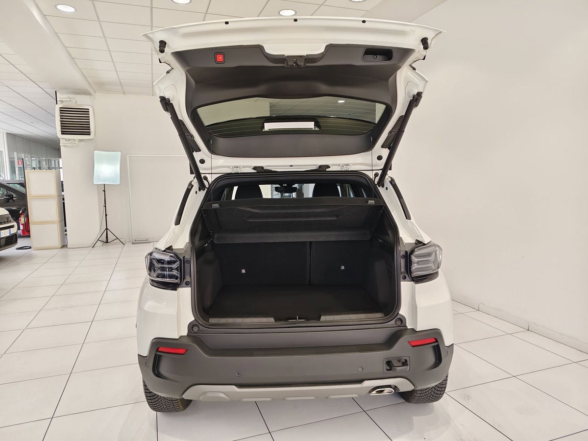Jeep Avenger 1.2 turbo e-hybrid mhev Overland 4xe 145cv edct6 (7)