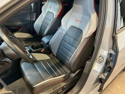 Volkswagen Golf 2.0 TSI GTI (15)