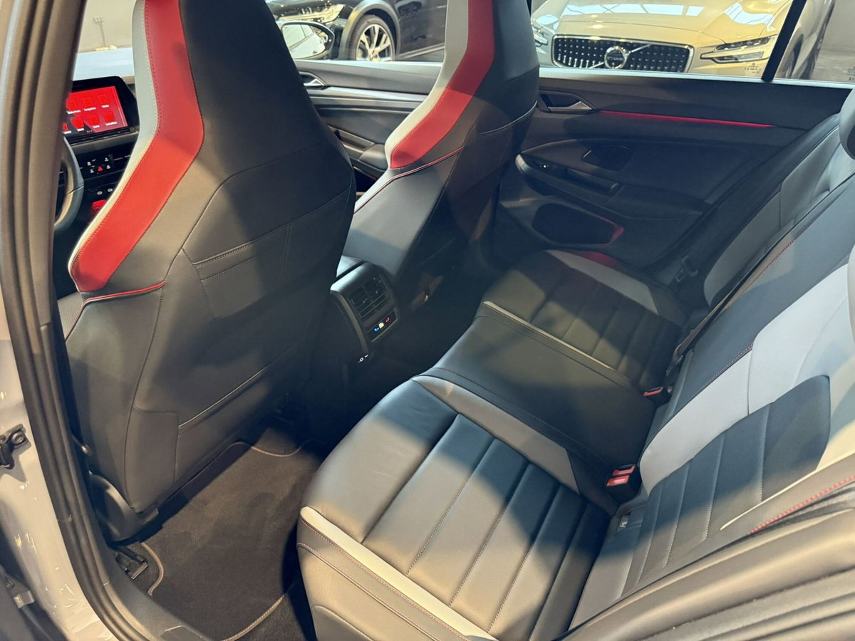 Volkswagen Golf 2.0 TSI GTI (16)