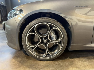 Alfa Romeo Giulia 2.0 Turbo 280 CV AT8 AWD Q4 Veloce (15)