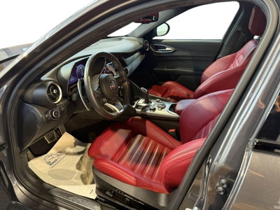 Alfa Romeo Giulia 2.0 Turbo 280 CV AT8 AWD Q4 Veloce (7)