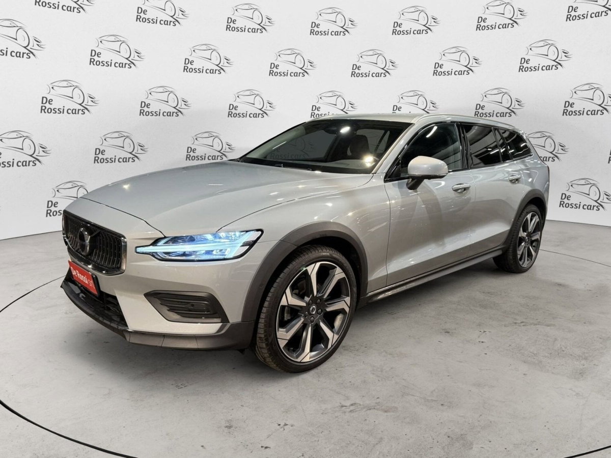 Volvo V60 Cross Country 2.0 b4 Plus awd auto