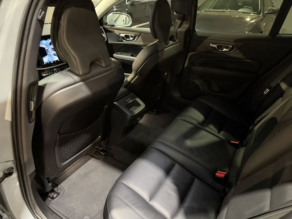 Volvo V60 Cross Country 2.0 b4 Plus awd auto (16)