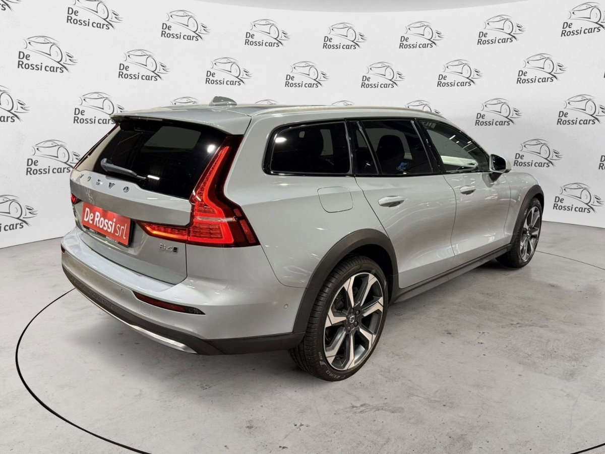 Volvo V60 Cross Country 2.0 b4 Plus awd auto (6)