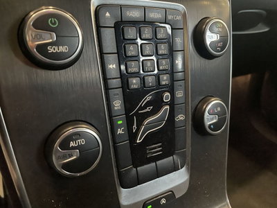 Volvo V40 D2 1.6 Momentum (13)