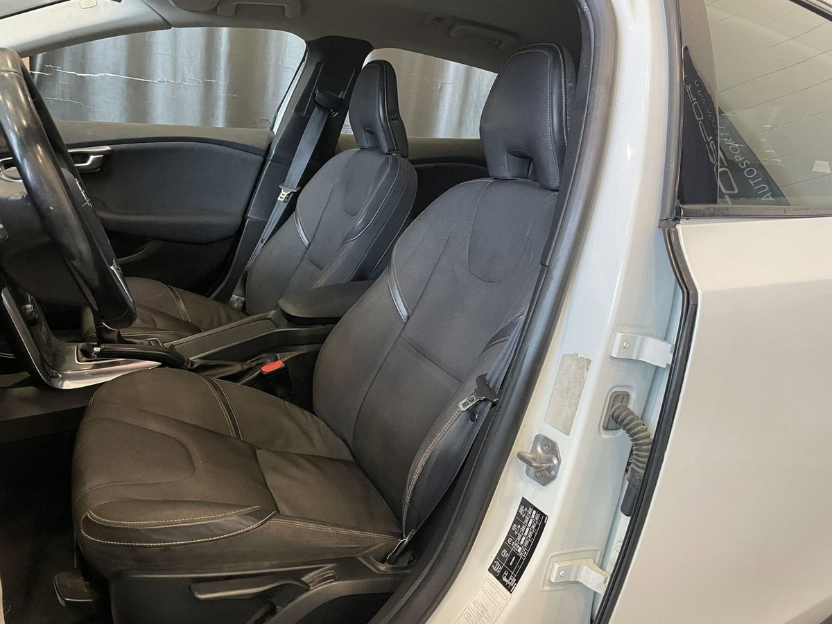 Volvo V40 D2 1.6 Momentum (8)