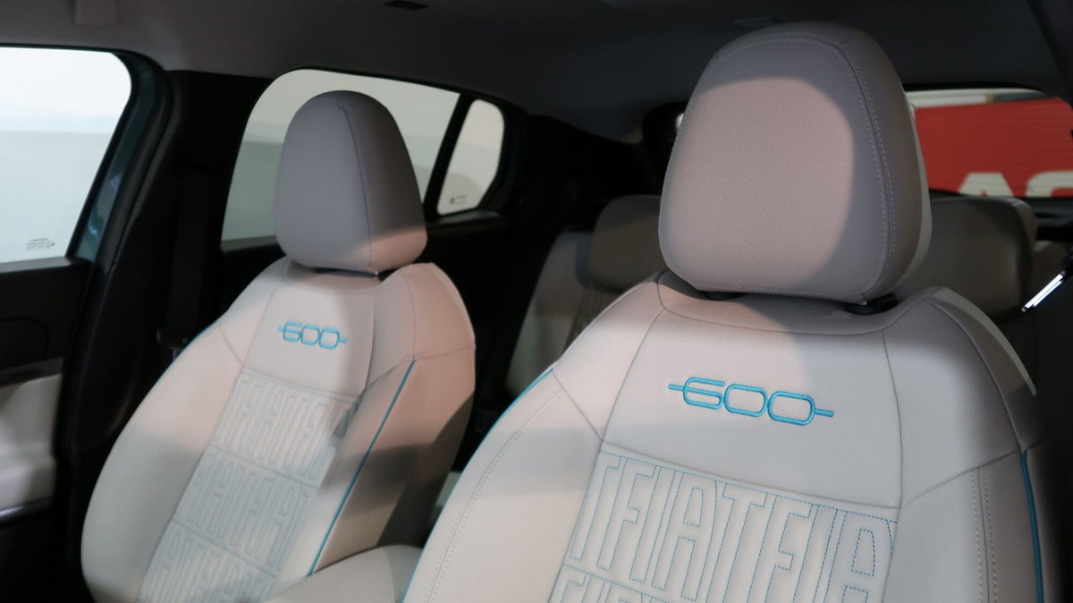 Fiat 600 1.2 hybrid La Prima II 145cv auto (6)