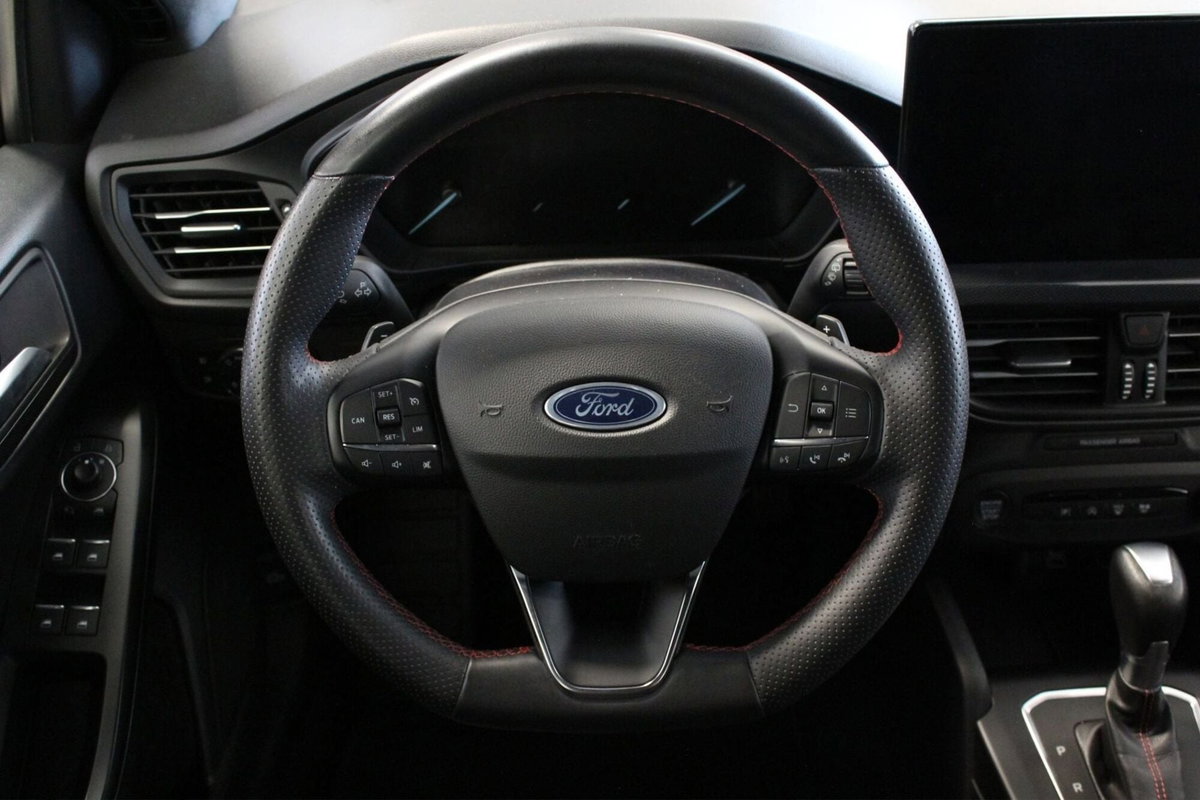 Ford Focus Station Wagon 1.0 EcoBoost 125 CV automatico SW ST-Line (13)