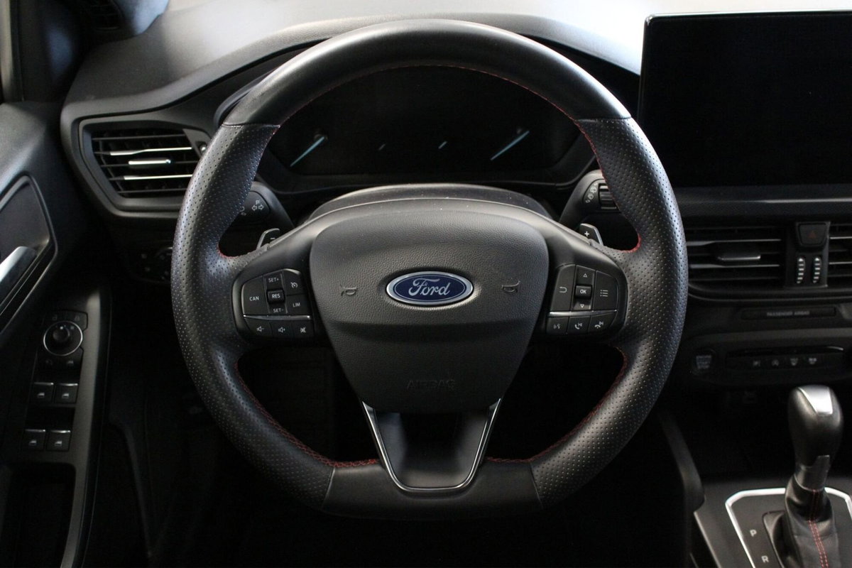 Ford Focus Station Wagon 1.0 EcoBoost 125 CV automatico SW ST-Line (13)