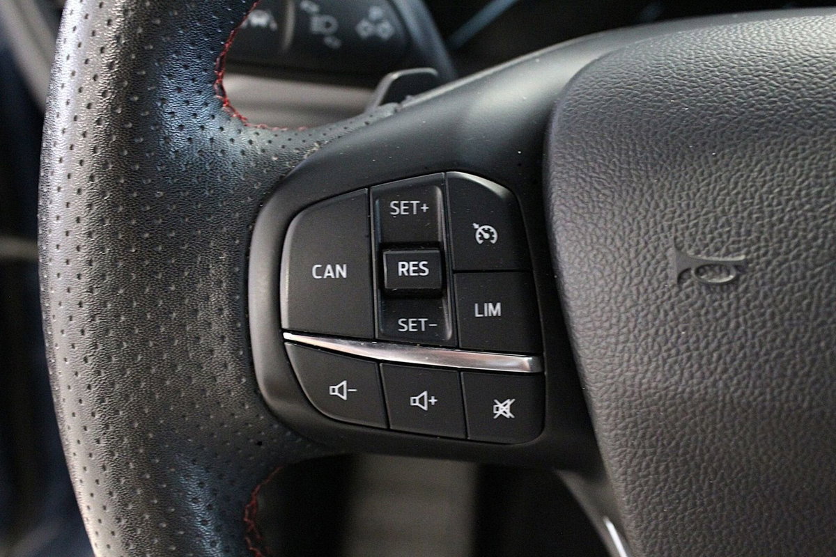 Ford Focus Station Wagon 1.0 EcoBoost 125 CV automatico SW ST-Line (15)