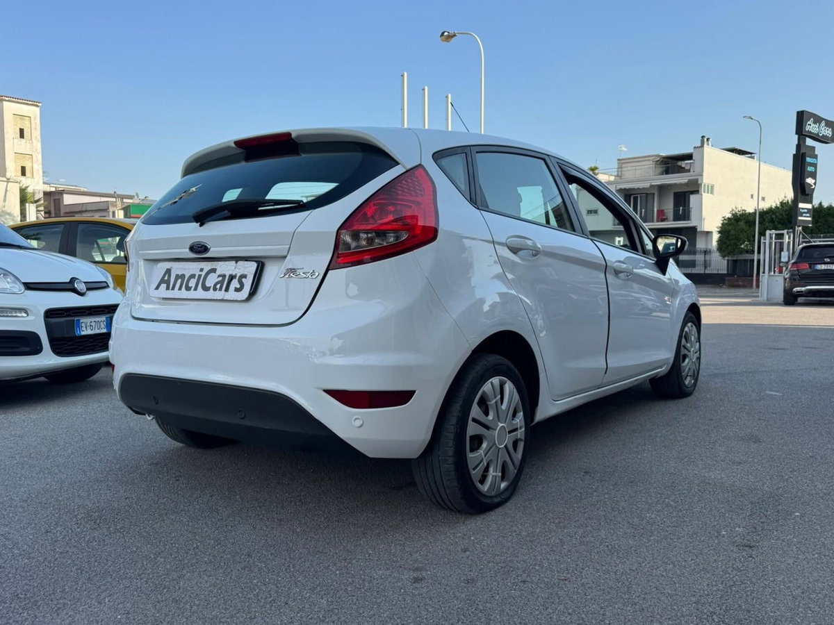 Ford Fiesta 1.6 TDCi 95 CV 5p. Titanium (16)