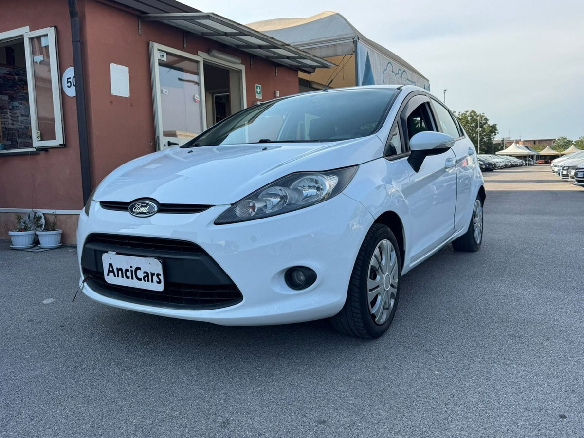 Ford Fiesta 1.6 TDCi 95 CV 5p. Titanium (3)
