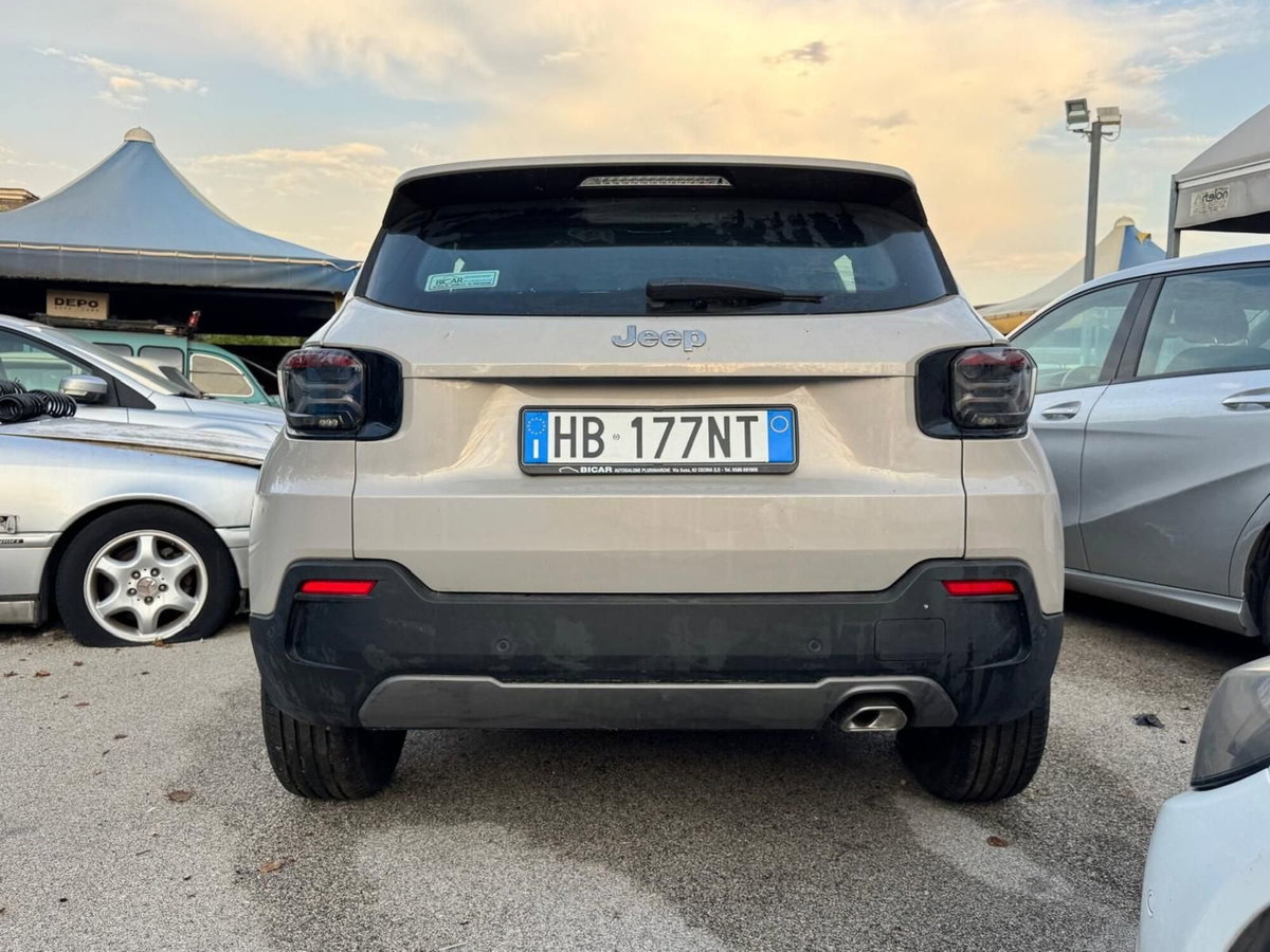 Jeep Avenger 1.2 turbo e-hybrid mhev Summit fwd 110cv edct6 (11)