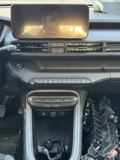 Jeep Avenger 1.2 turbo e-hybrid mhev Summit fwd 110cv edct6 (8)