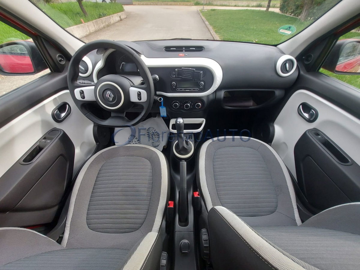 Renault Twingo 1.0 SCe Wave (8)