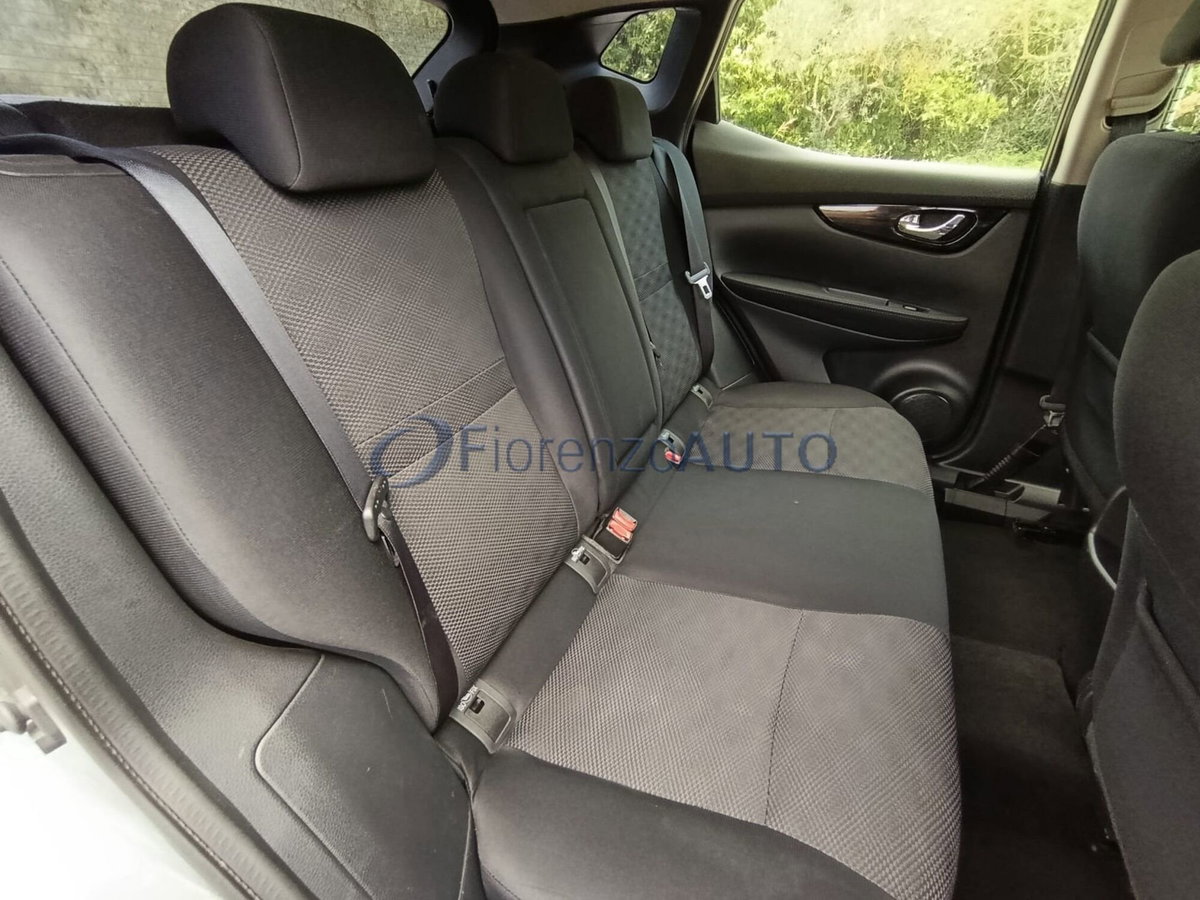 Nissan Qashqai 1.6 dCi DPF Tekna (12)