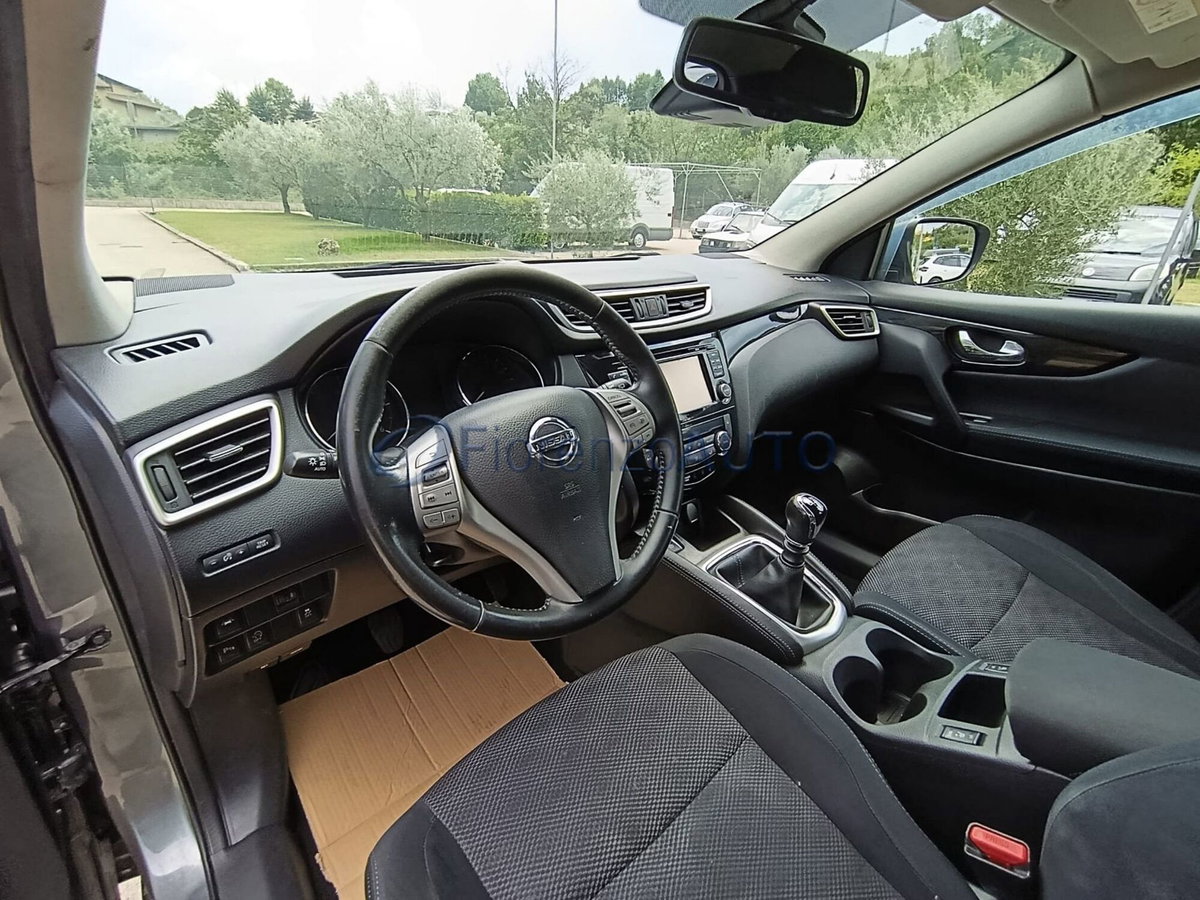 Nissan Qashqai 1.6 dCi DPF Tekna (14)