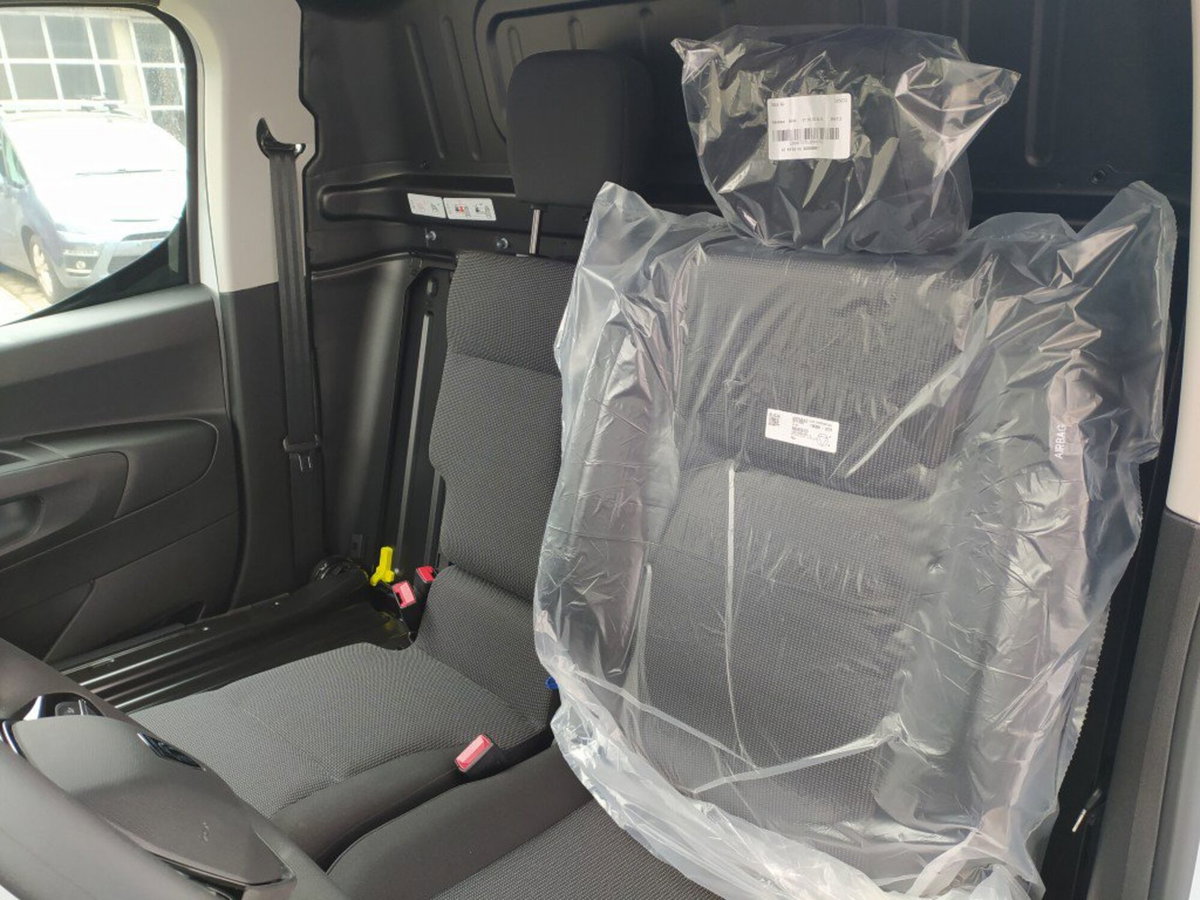 Peugeot Partner Furgone M 1.5 diesel 130cv S&S (14)