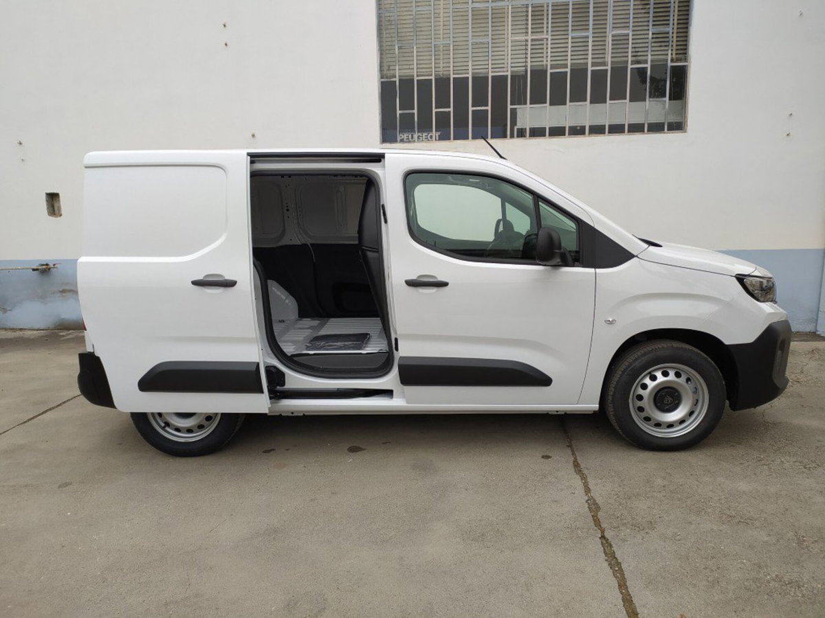 Peugeot Partner Furgone M 1.5 diesel 130cv S&S (3)