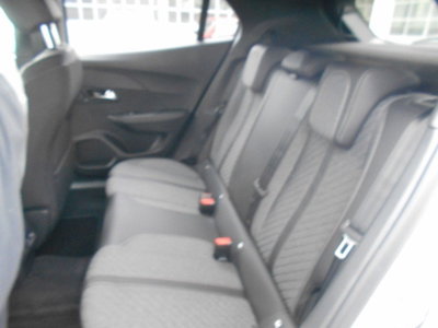 Peugeot 2008 PureTech 130 S&S EAT8 Allure Pack (10)