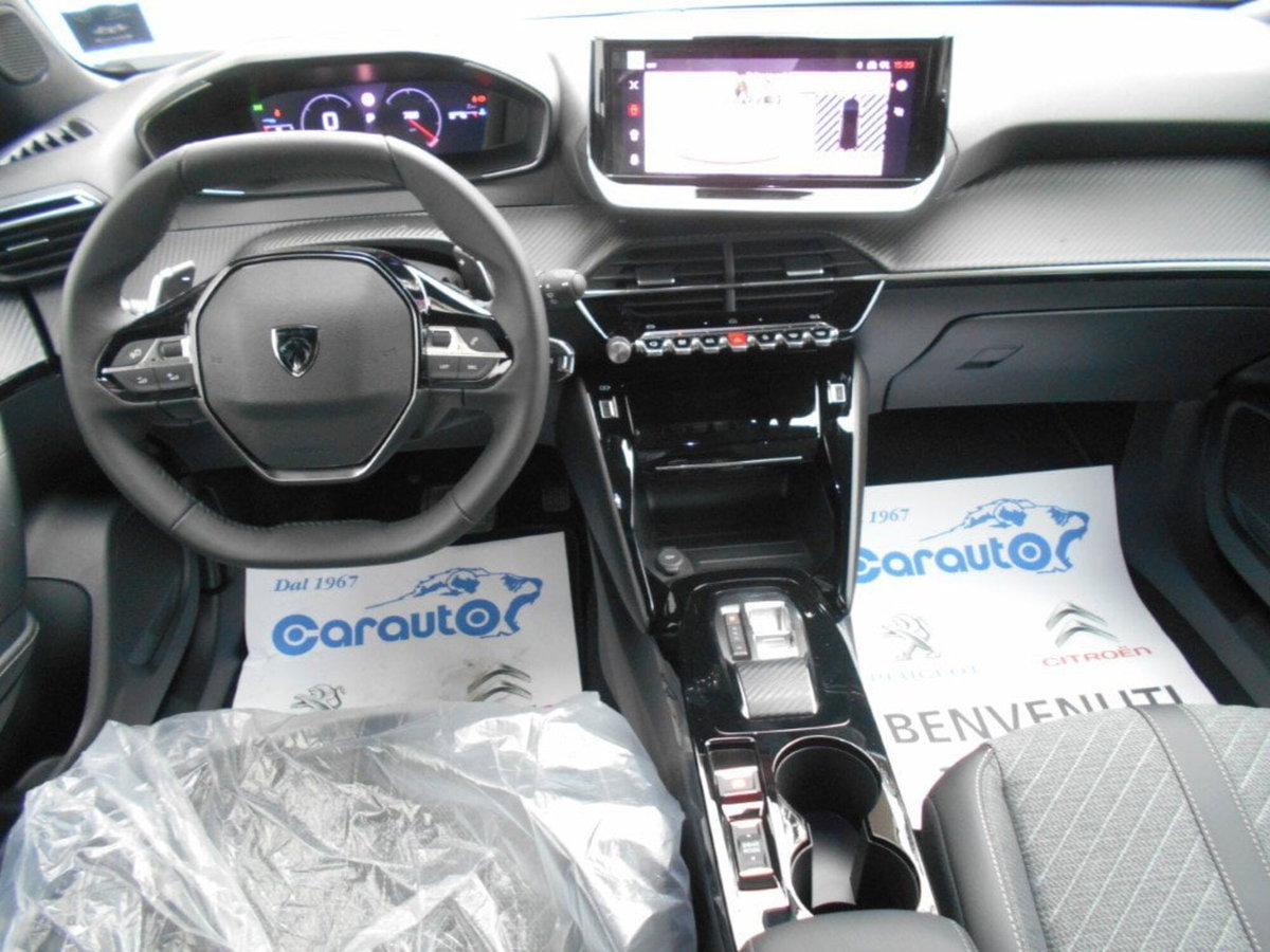 Peugeot 2008 PureTech 130 S&S EAT8 Allure Pack (4)