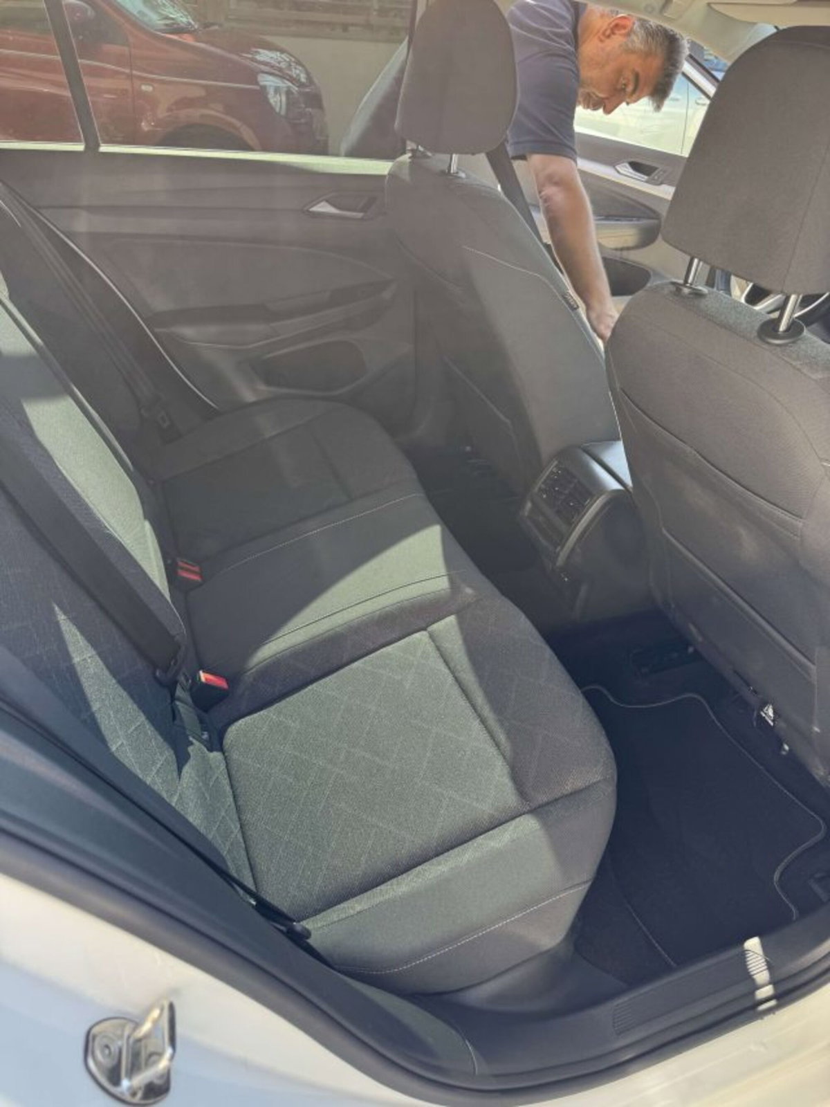 Volkswagen Golf Variant 1.0 eTSI EVO DSG Life (10)