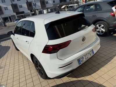 Volkswagen Golf Variant 1.0 eTSI EVO DSG Life (6)