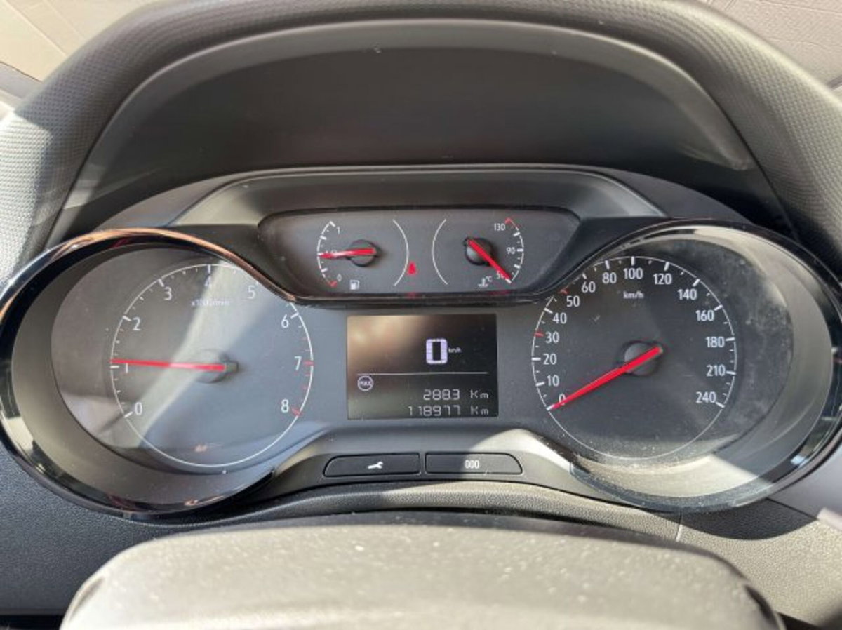 Opel Crossland X 1.2 12V (9)
