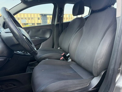 Lancia Ypsilon 0.9 TwinAir 5 porte Metano Ecochic Gold (11)