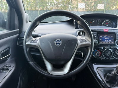 Lancia Ypsilon 0.9 TwinAir 5 porte Metano Ecochic Gold (13)