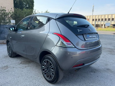 Lancia Ypsilon 0.9 TwinAir 5 porte Metano Ecochic Gold (8)