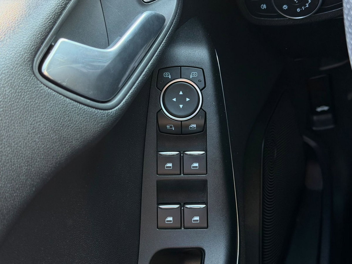 Ford Fiesta 1.0 EcoBoost 100CV 5 porte ST-Line (15)
