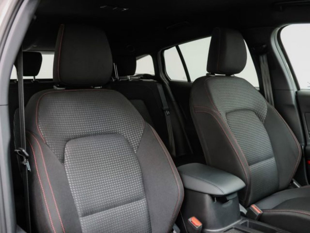 Ford Focus Station Wagon 1.0 EcoBoost Hybrid 155 CV SW ST-Line X (13)
