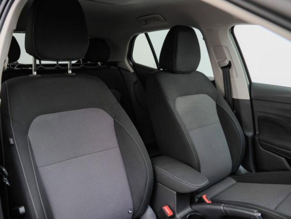 Skoda Fabia 1.0 tsi Selection 115cv dsg (11)